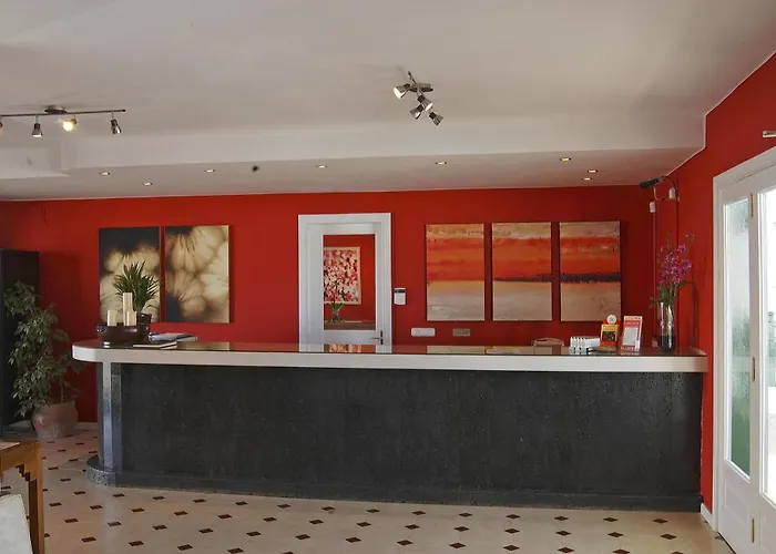 Pueblos Aparthotel 2*